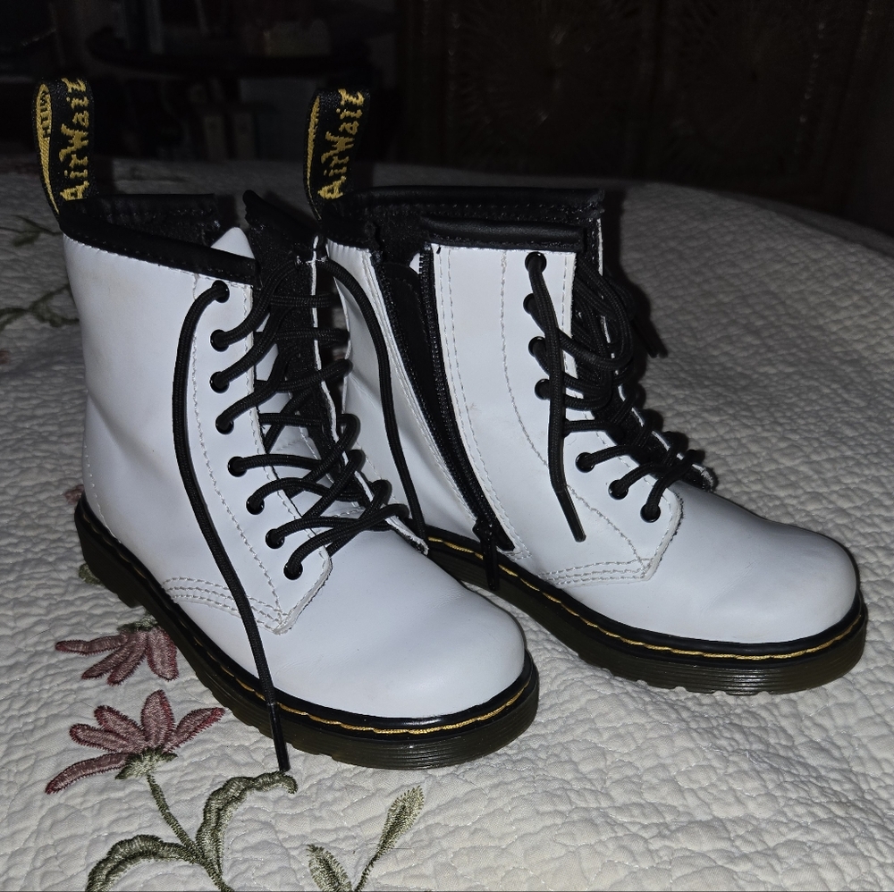 White Kids 10 Dr Marten's Combat Boots